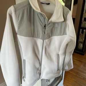 Nort Face Woman’s Jacket.
